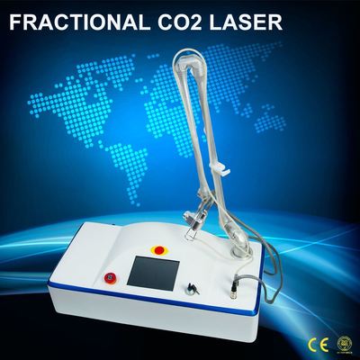 Điều trị tổn thương mạch máu Máy làm đẹp bằng laser với kích thước SPOT 15 * 15mm và dây điện ở tần số 1-10Hz