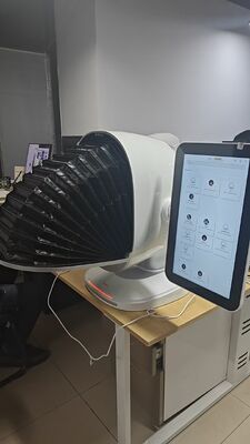 Phân tích da Máy quét khuôn mặt đầy đủ với 36 triệu hình ảnh Các yếu tố điểm dò độ ẩm Máy quét khuôn mặt UV Chẩn đoán da phù hợp với tất cả các sắc thái da